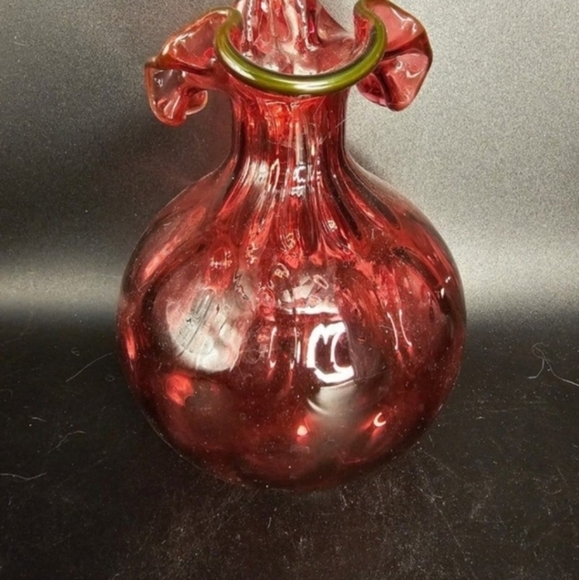 Vintage‎ Fenton ruffle edge hand blown thumbprint vase/pitcher - Picture 6 of 7